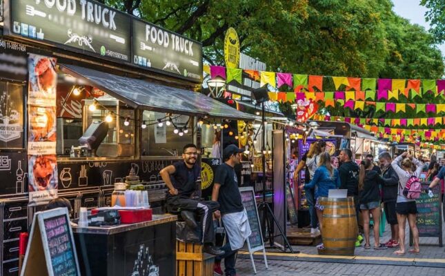 Food Truck Food Vending-min